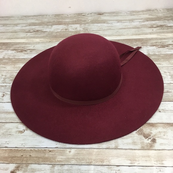 wine colored floppy hat